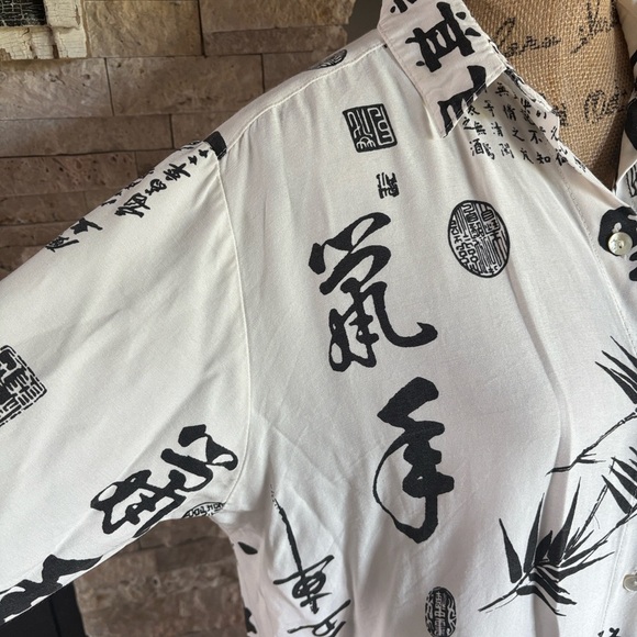 Soft Surroundings white and black button down blouse tunic Asian Chinese script - Picture 3 of 16